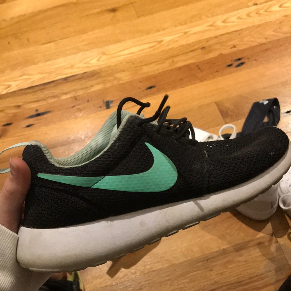Women’s Nike Roshe Runs